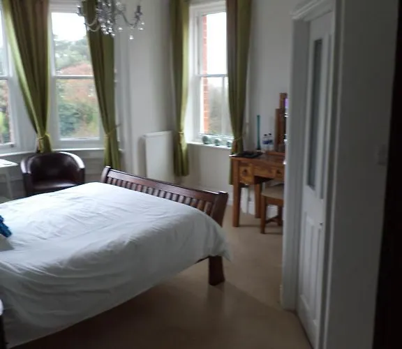 Cook's Quarters Bed & Breakfast 3*